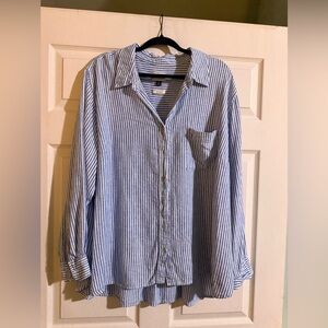 Universal Thread Blue and White Striped Casual Shirt
